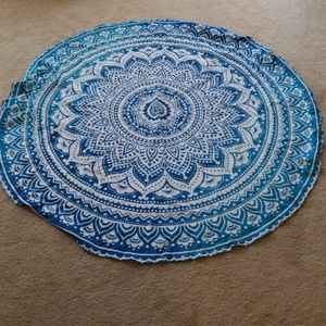 Round Bohemian blanket